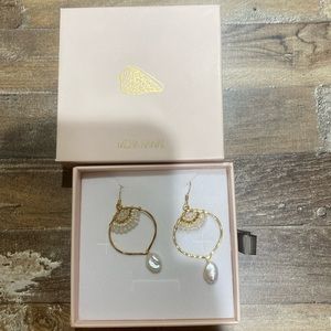 Misha Hawaii Indah earrings new in box
